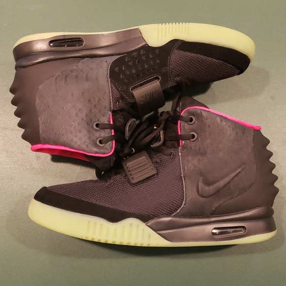 Nike Air Yeezy 2 Black Solar Red Authentic - Picture 3 of 8